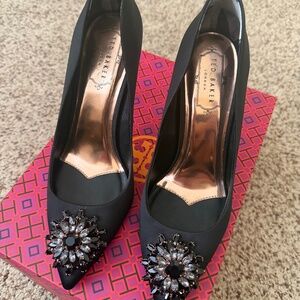Ted Baker black satin pump| rose gold heel jewel toe | Size 8